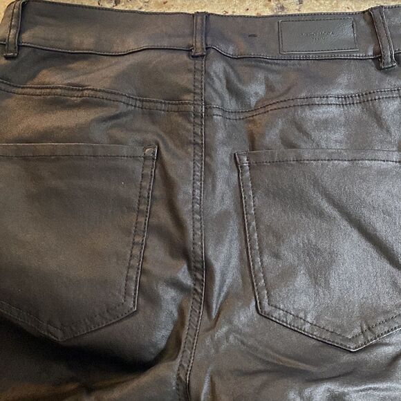 Vero Moda Black Woman’s Mr Flared Coated Jeans - Picture 5 of 6